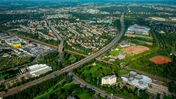 Die A1 bei Leverkusen von oben.