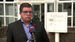 Bürgermeister von Gummersbach Frank Helmenstein im WDR Interview