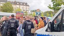 Hunderte demonstrieren in Düsseldorf gegen eine AfD-Veranstaltung