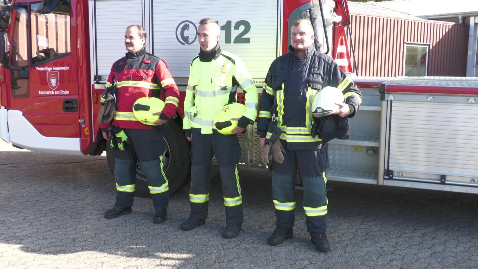 Neue Schutzkleidung für Emmericher Feuerwehr - Rheinland - Nachrichten - WDR