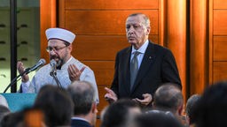 Erdogan (r.) bei der Moscheeeröffnung in Köln