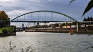 Fähre als Ersatz für gesperrte Kölner Brücke