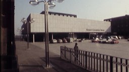 Das Römisch Germanische Museum bei der Eröffnung 1974, Parken war dort noch erlaubt und die Sicht zum Rhein war frei