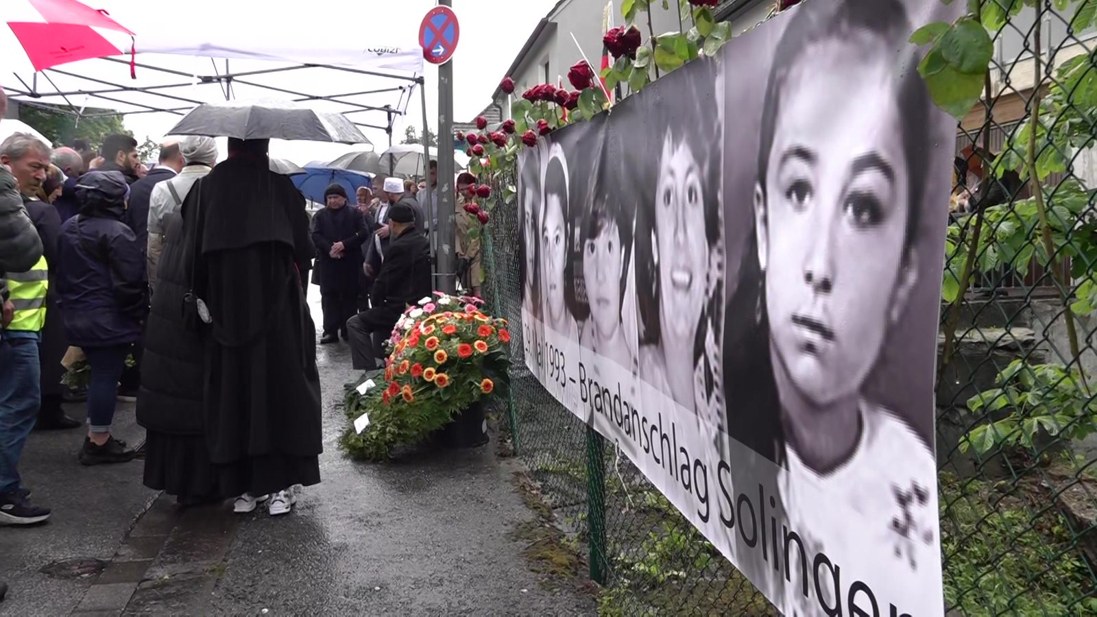 Solingen: Gedenken An Brandanschlag Von 1993 - Rheinland - Nachrichten ...