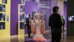 Ein Josephine Baker-Skulptur in der Bundeskunsthalle Bonn