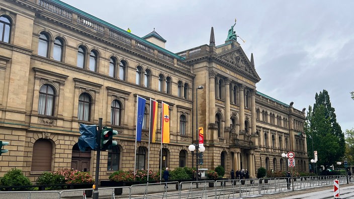 Jubiläumsfeier 75 Jahre Parlamentarischer Rat in Bonn - Museum Koenig von außen