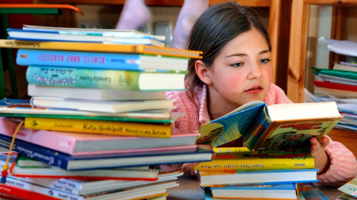 Kinder lesen Bücher