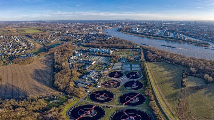 Luftbild der Kläranlage Köln-Stammheim aus dem Jahr 2022