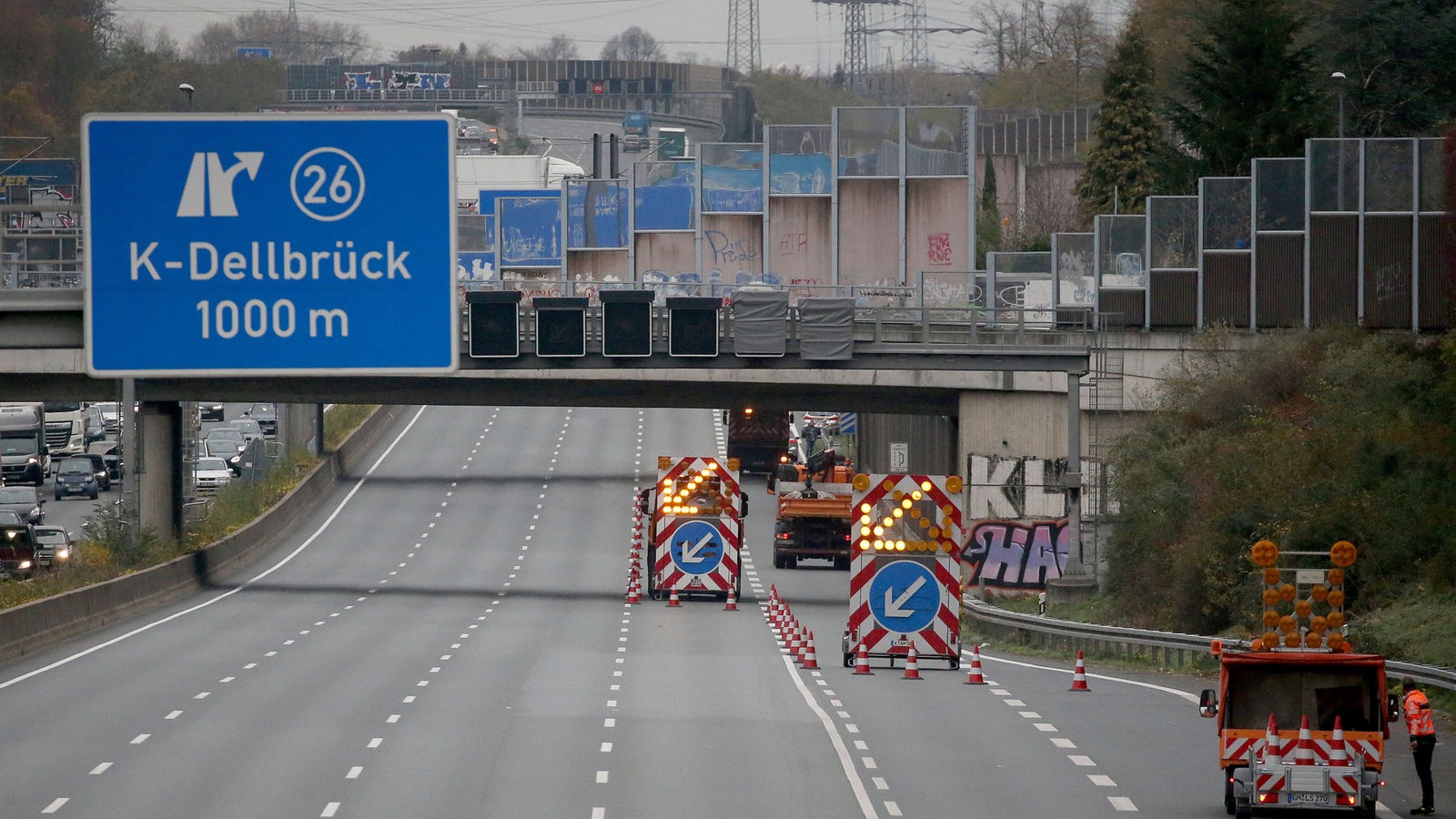 A3 bei KölnDellbrück Sanierung der Lärmschutzwand dauert