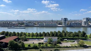 Überblick über den Deutzer Hafen in Köln
