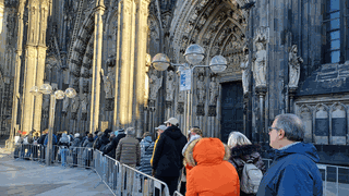Kölner Dom wieder offen für Touristen