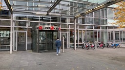 Der Eingang zur KVB-Zentrale