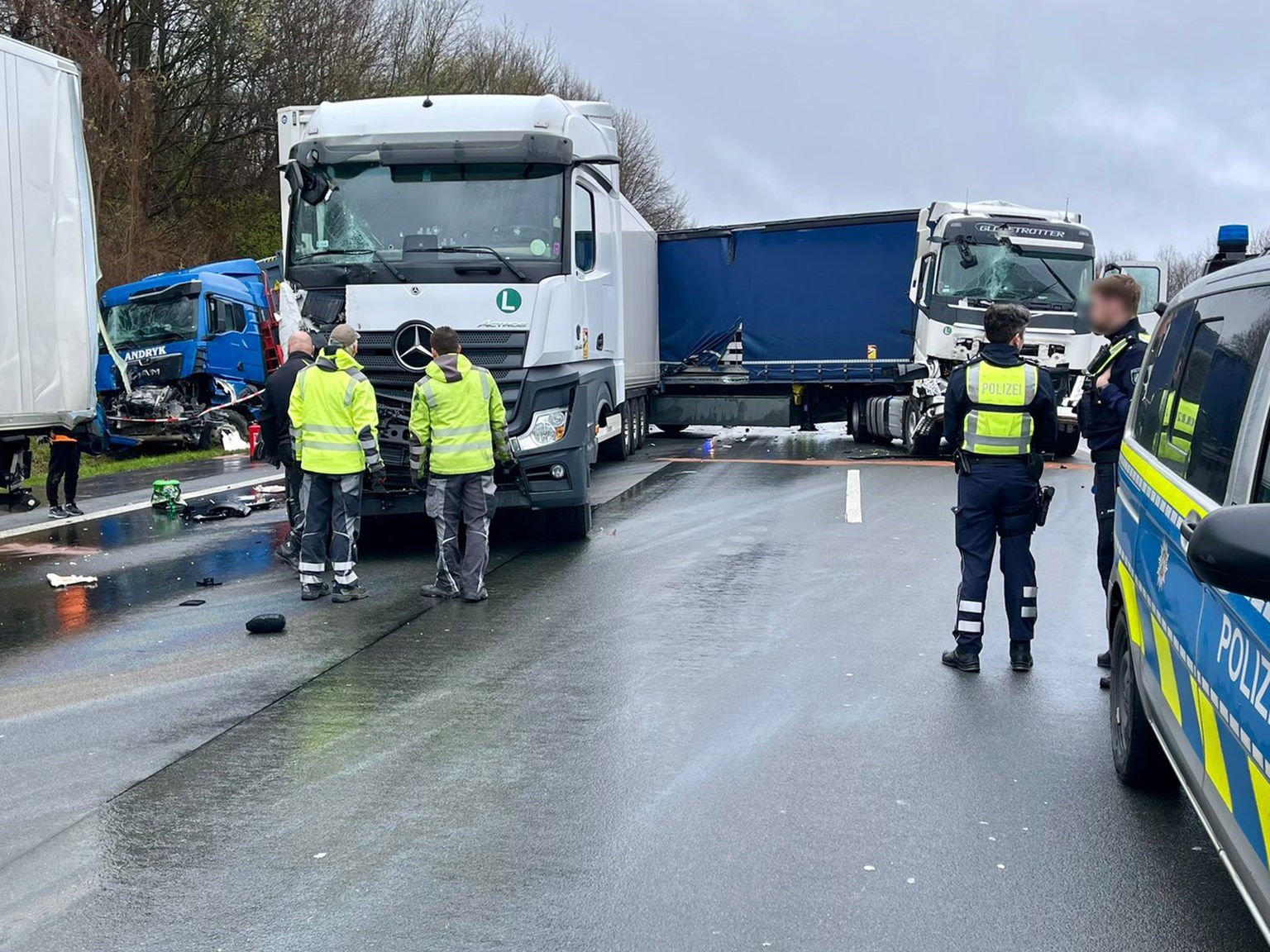 A3 bei Königswinter: Langer Stau nach Unfall mit mehreren Lkw - Rheinland -  Nachrichten - WDR
