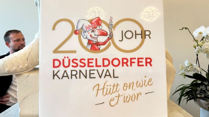 zu sehen ist ein Plakat zum 200 Jährigen Jubiläums des Düsseldorfer Karnevals