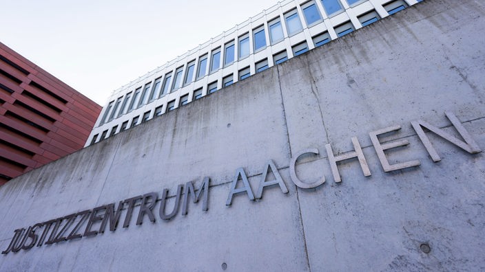 Justizzentrum Aachen von außen
