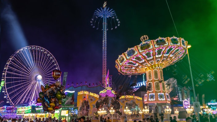 Karusselle auf dem Pütchens Markt