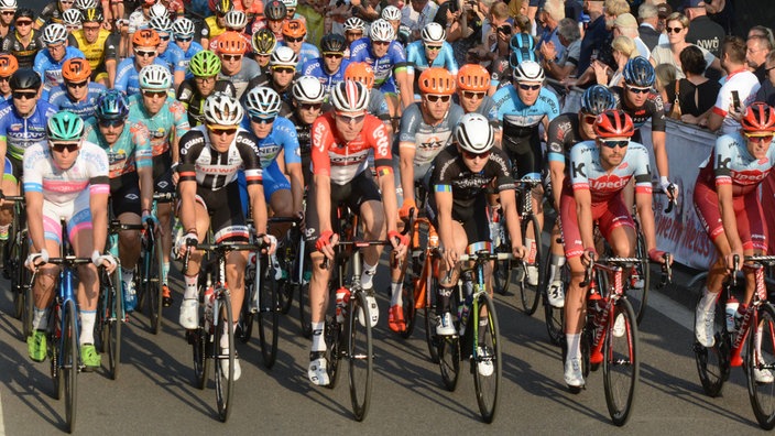 Radfahrer bei der Tour de Neuss