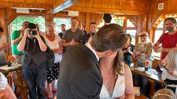 Hochzeit auf der Düsseldorfer Rheinkirmes