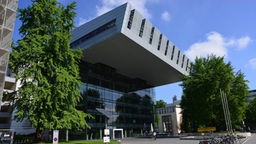 Das Super C der RWTH Aachen direkt neben dem traditionellen Hauptgebäude.