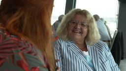 Birgit Fröhlich freut sich über die Schifffahrt gegen Einsamkeit 