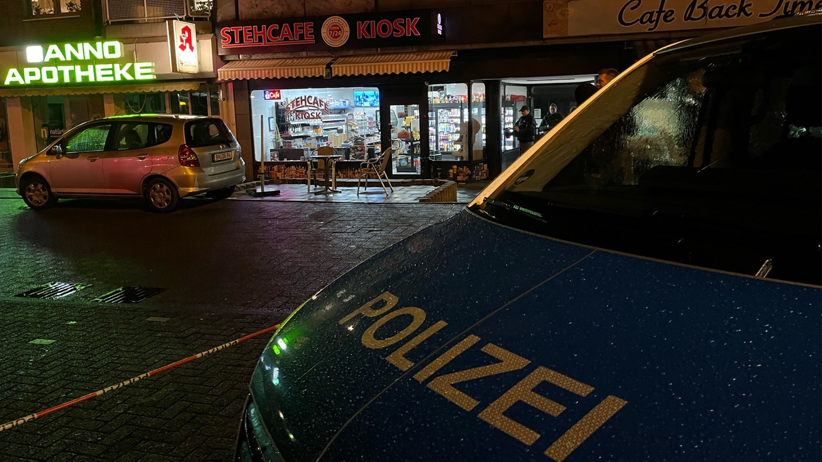 kassierer-in-k-lner-kiosk-durch-sch-sse-verletzt-t-ter-auf-der-flucht