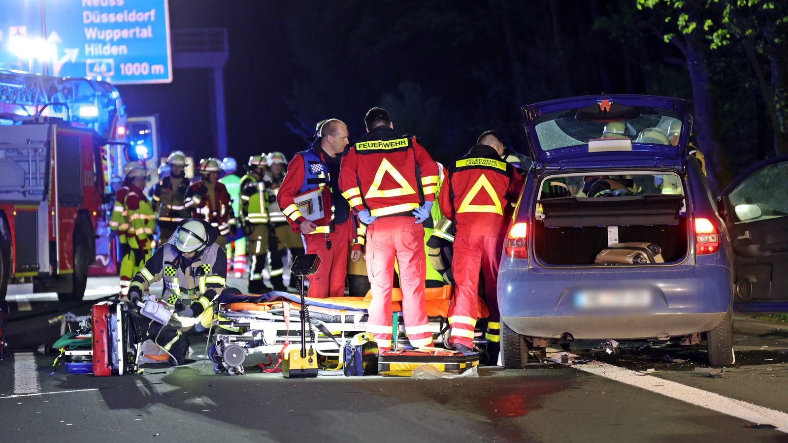 Elf Verletzte Bei Unfall An Stauende Auf Der A Rheinland