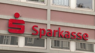 Sparkassen-Filiale in Wuppertal, von außen fotografiert. 