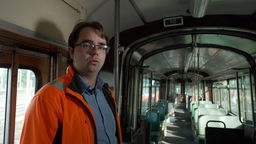 Andreas Engels in der historischen Stadtbahn