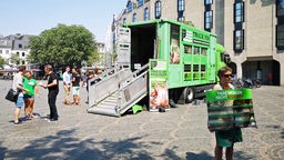 Der Info-Truck des deutschen Tierschutzbüros zeigt wie sehr Tiere während dem Transport leiden