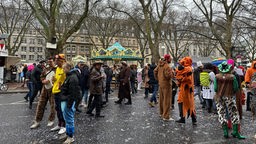Straßenkarneval in Düsseldorf beim Kö-Treiben