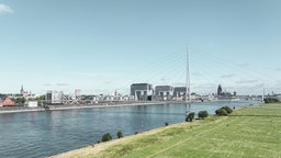 Entwurf für neue Rheinbrücke in Köln die Ubierring und Deutz verbinden soll