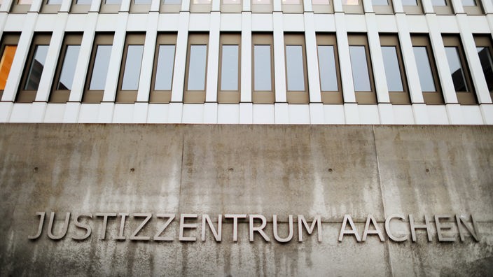 Justizzentrum Aachen Vorderseite
