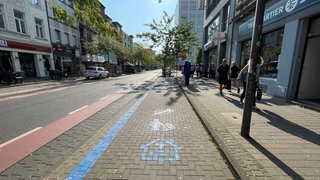 Auf der Venloer Straße gilt es die erste Wirtschaftszone Kölns