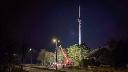 Kran-Unternehmen beginnt Sicherung von Funkmast