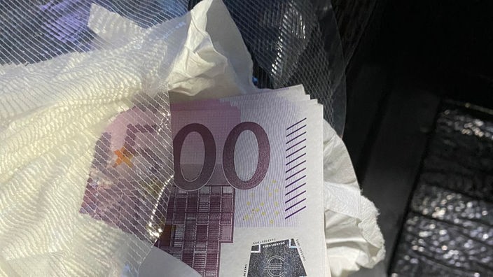 Gefälschter 500-Euro-Schein bei der Razzia 