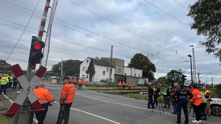 Zugunfall an Bahnübergang in Rheinberg