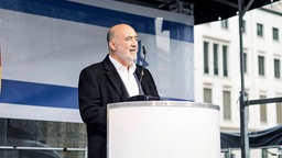 Ron Prosor bei der Solitaritätskundgebung unter dem Motto "Deutschland an der Seite Israels"