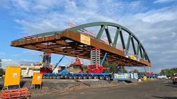 Transport einer Brücke in Wesel