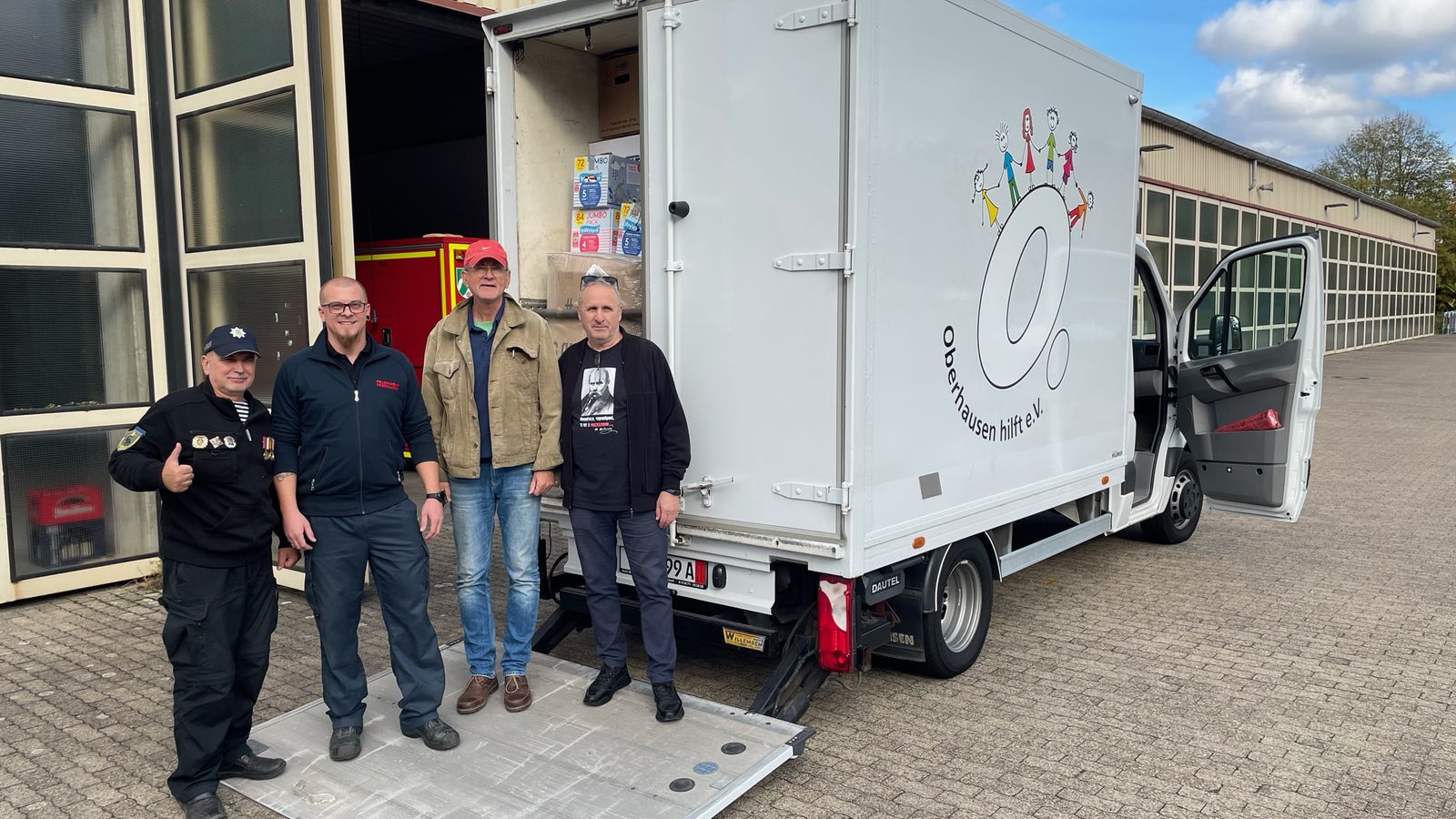 Pomocowy transport z Oberhausen przywozi ciepłe ubranka dla dzieci na Ukrainę – Zagłębie Ruhry – Aktualności