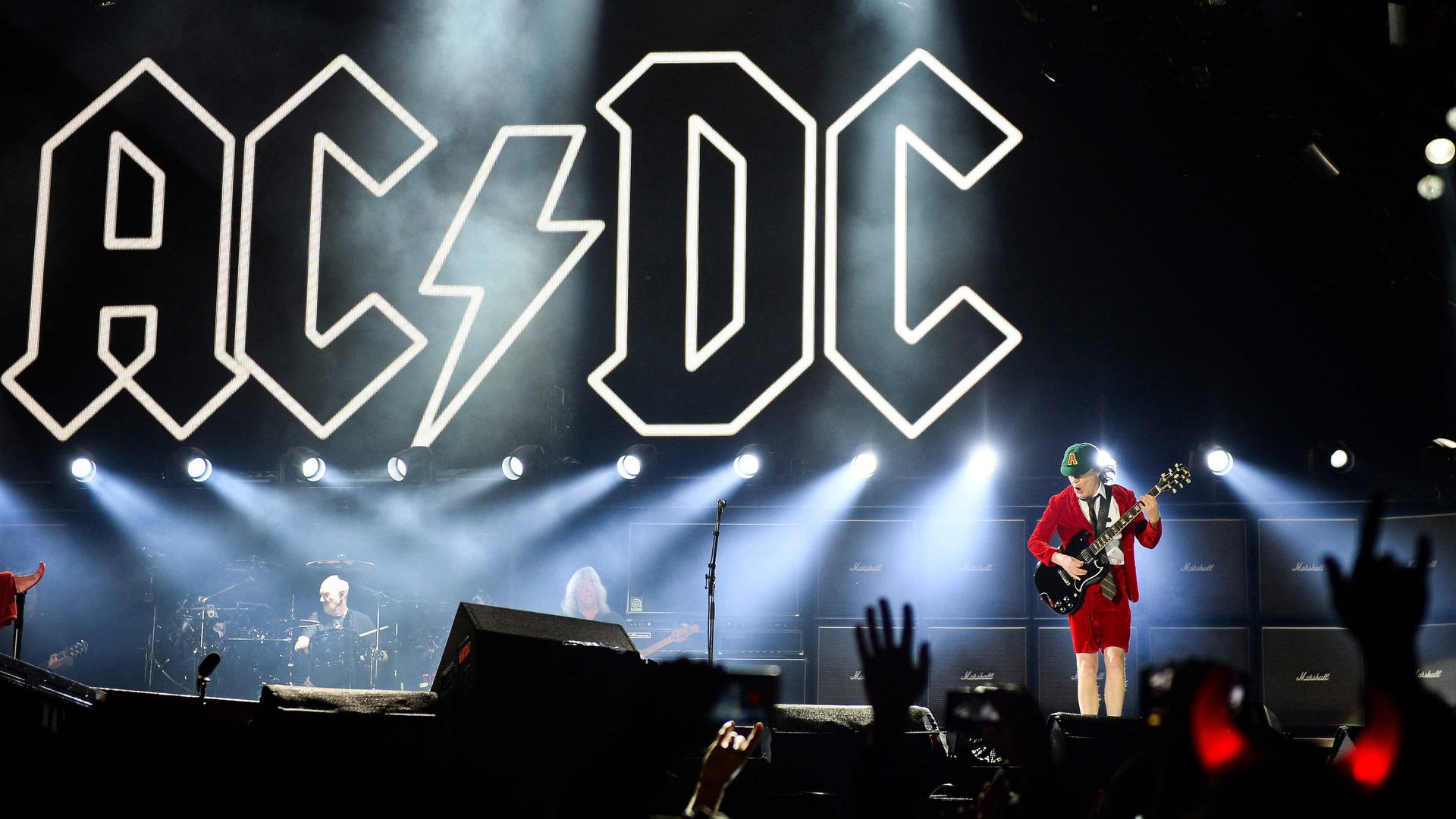 Stichtag - 31. Dezember 1973: Australische Hardrockband AC/DC tritt  erstmals öffentlich auf - Stichtag - WDR
