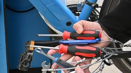 Werkzeug aus der neuen Fahrrad-Servicestation in der Bochumer City