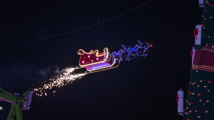 Der fliegende Weihnachtsmann beim Cranger Weihnachtszauber