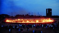 Feuerinstallation vor dem Gasometer.