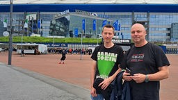 Rammstein-Fans vor der Arena