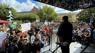 10.000 Schüler setzen Zeichen für Demokratie in Oberhausen