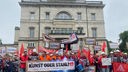 Stahlarbeiter protestieren vor Villa Hügel