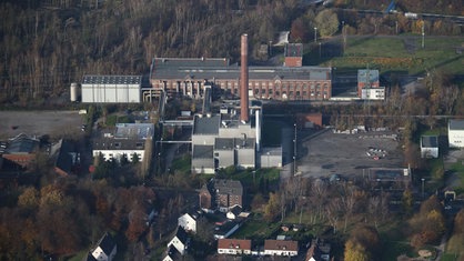 Ehemaliges Heizkraftwerk an der Wohlfahrtstraße in Bochum mit Schornstein (Sprengung am 1. April 2023)