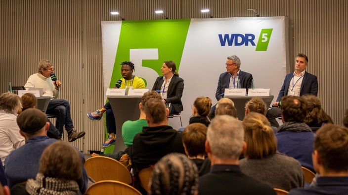 WDR 5 Stadtgespräch im vollen Dortmunder Reinoldinum