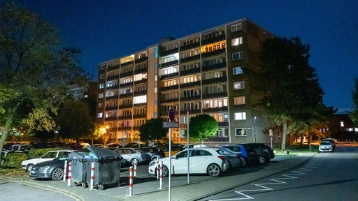 In diesem Haus in Sankt Augustin durchsuchte die Polizei eine Wohnung