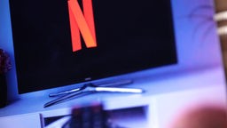 Netflix-Logo auf einem Bildschirm